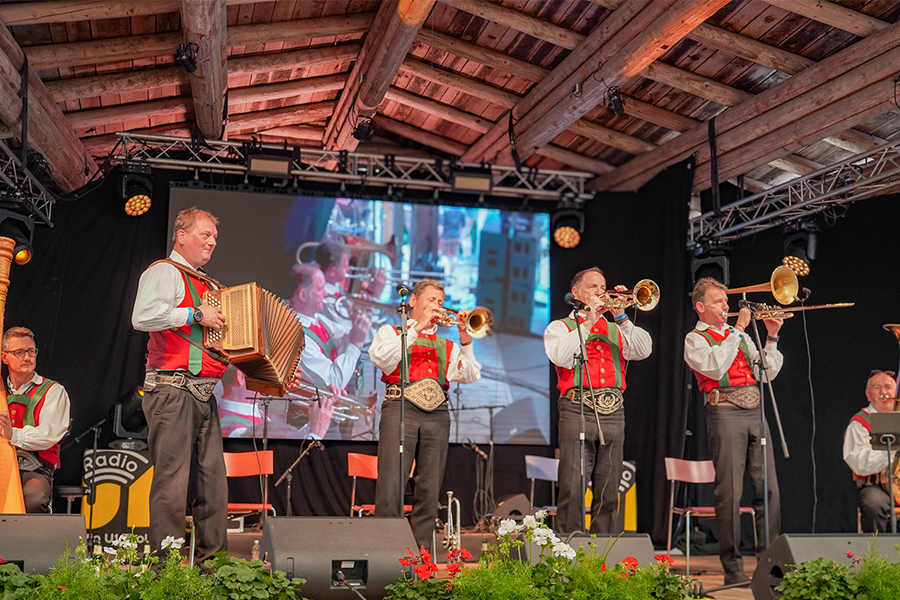 Blechlawine 2025: Blasmusik-Festival begeistert mit Rekorden, Emotionen und internationalem Flair